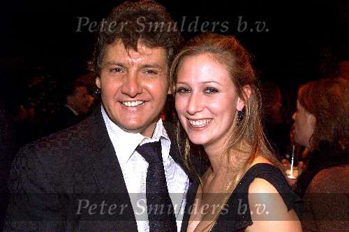 ROTTERDAM 10 december 2001
Rene Froger in Ahoy
Rene Froger en Fabienne de Vries