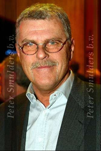 Den Bosch 2 december 2002
Premiere Tel uit je winst 
Robert Long