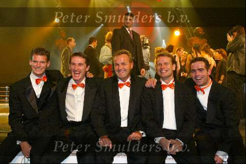 Amsterdam 19 december 2001
Sportman van het jaar verkiezing in de Rai.
nederlands davis cup team v.l.n.r. Sjeng Schalken, Paul Haarhuis, Tjerk Bogstra, Jan Siemerink en Raymond Sluiter