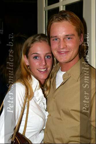 Amsterdam 16 decmber 2001

Uitreiking TV babes award in de Kroon.
Kennis annetrije de kroes

Peter Smulders bv