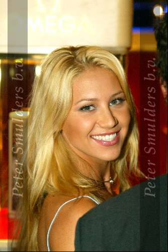 Amsterdam 10 december 2003
Miljonairsbeurs in de RAI Amsterdam. 
Anna Kournikova opent de beurs