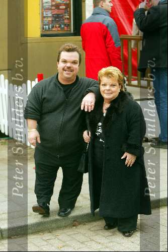 Hilversum 30 december 2003
Begrafenis Toni Boltini in circustent.  Clowns (directie) circus Renz