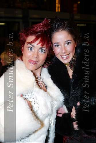 Amsterdam 15 december 2003
Premiere Lord of the Rings in Tuschinski.
Kim Lian v d Meij met vriendin