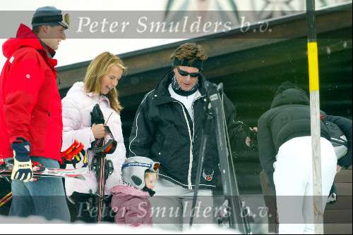 Lech 21 december 2003
Linda de Mol op Vakantie met haar kinderen 
Hier samen met haar dochter Noa de Mol en John de mol Jr.
Linda op de skies
Wintersport