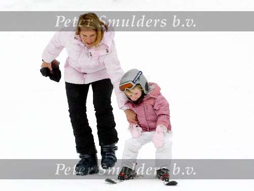 Lech 21 december 2003
Linda de Mol op Vakantie met haar kinderen 
Op de foto dochter Noa de Mol