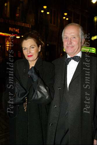 Amsterdam 15 december 2003
Premiere Lord of the Rings in Tuschinski.
Liz Snoyink met vriend