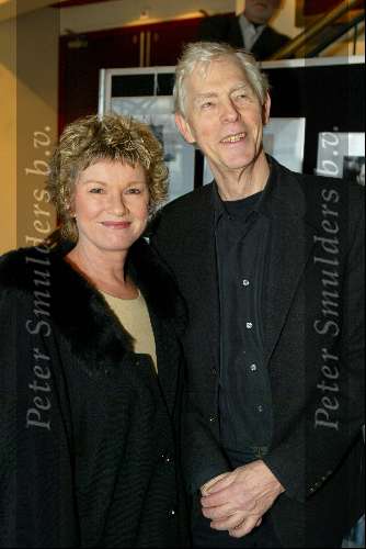 Amsterdam 15 december 2003
Uitreiking Pall maal Export prijs in de kleine Komedie.  . Martine Bijl met Berend Boudewijn