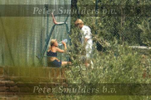 Tavernelle 1 augustus 2002
Prins Willem Alexander en Prinses Maxima tennissen