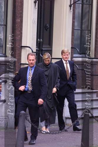 Den Haag  5 december 2001
Prins Willem Alexander en Maxima bezoeken de Staten Generaal.  
Beveiliging