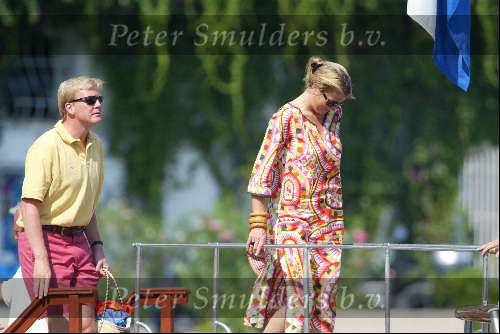 Porto Ercole 6 augustus 2003
Prinses Maxima  en Prins Willem Alexander op weg naar de Jumbo VI