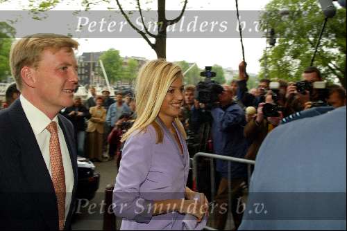 Amsterdam 7 juni 2002

Nelson Mandela Prins Willem Alexander en Maxima en Prinses Margriet in Carre
Thom Hofmann als fotograaf

Peter Smulders bv