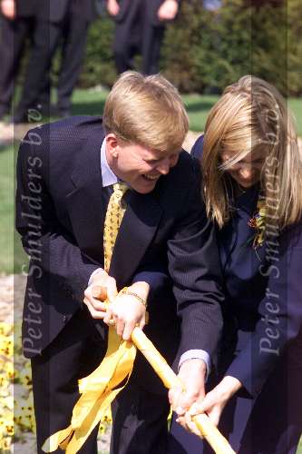 Lisse 9 mei 2001
Maxima en Prins Willem Alexander bezoeken de Keukehof.
en planten een boom