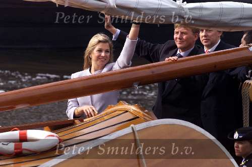 Leeuwarden 10 oktober 2001
Prins Willem Alexander en Maxima bezoeken de provincie Friesland.  Ed Nijpels  Skutsje