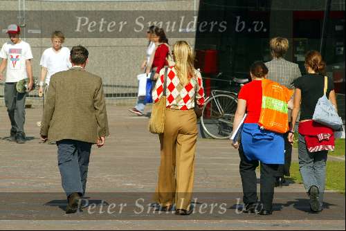 Amsterdam 17 april 2003
Maxima met haar zus en .... in Amsterdam aan het shoppen