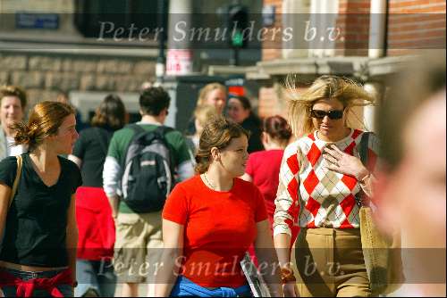 Amsterdam 17 april 2003
Maxima met haar zus en .... in Amsterdam aan het shoppen