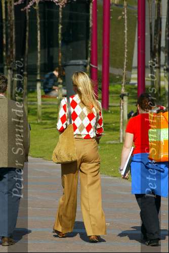 Amsterdam 17 april 2003
Maxima met haar zus en .... in Amsterdam aan het shoppen