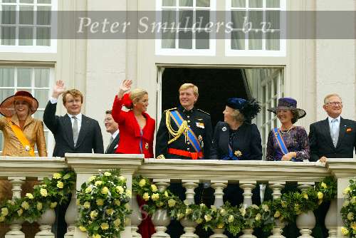 Den Haag 17 september 2002
Prinsjesdag met Koningin Beatrix, Prins Willem Alexander, Maxima, Prins Friso, Prins Constantijn, Laurentien, Prinses Margriet en Pieter v Vollenhoven.