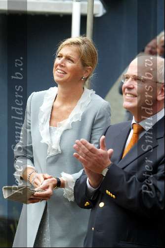 Den Haag 18 juni 2003
De dag dat Maxima haar eerste zwangerschap bekend maakt
Naast haar minister Gerrit Zalm