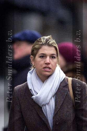 New York 20 februari 2000
Maxima wandelend door New York met haar jongste broer