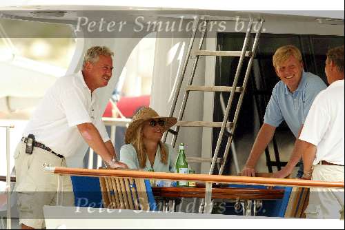 Porte Ercole 23 juli 2002
Prins Willem Alexander en Prinses Maxima varen aan boord van de Jumbo VI met beveiligimg