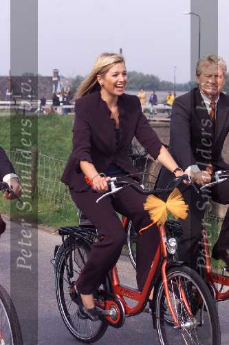 Utrecht 26 septmber 2001
Prins Willem Alexander en Maxima bezoeken de provincie Utrecht. Hier op de fiets