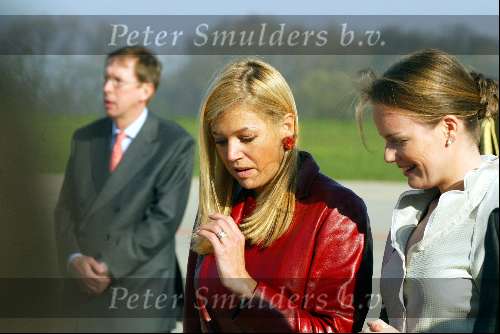 Charleroi 28 maart 2002
Prinses Maxima  en Prinses Mathilde