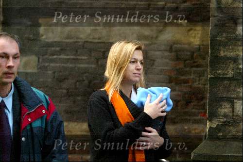 Amsterdam 28 december 2003
Prinses Maxima en Prinses Amalia wandelen met ouders Maxima en broer en zus bij Paleis op de Dam.
Peter Smulders bv