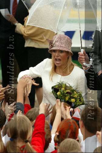 Wijhe en deventer 30 april
Koninginnedag  Maxima onder de paraplu