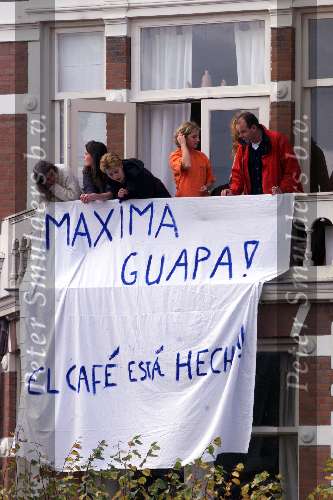 Den Haag 31 oktober 2001
Prins Willem Alexander en Maxima bezoeken Den Haag.
Spandoek
