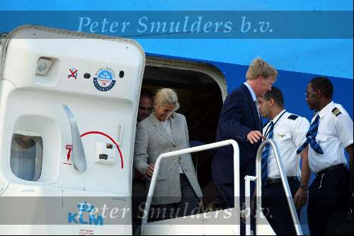 Curacao 11 augustus 2002
Prins Willem Alexander enPrinses Maxima arriveren op het vlieveld met een klm toestel