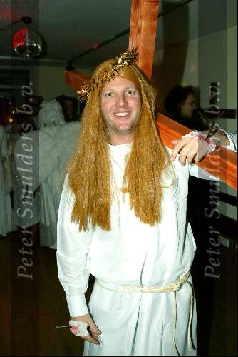 Amsterdam 11 december 2003
1 jarig bestaan van media-republic.  
Michiel Mol als onze lieve heer met het kruis