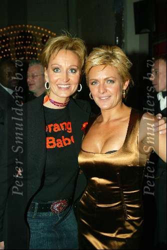 Amsterdam 19 december 2003
Orange Babies feest in Panama te Amsterdam.
Caroline Tensen en Natasja Froger