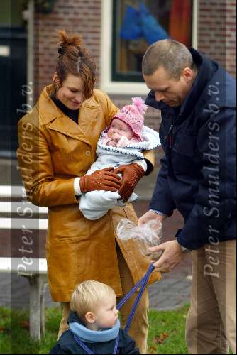 Weesp 1 december 2003
Pernille la Lau met vriend en kinderen