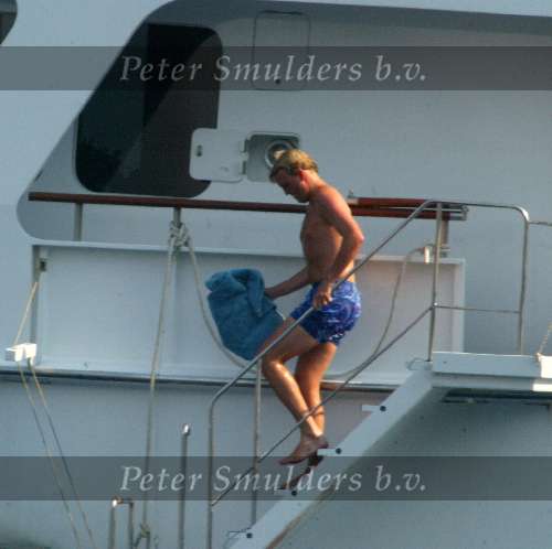 Porto Ercole 6 augustus 2003
Prins Willem Alexander in zwembroek op de jumbo VI