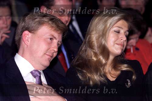 Amsterdam 11 december 2001
Uitreiking prijs van het Prins Claus fonds in het paleis op de dam.  Prins Willem Alexander en Prinses Maxima.
