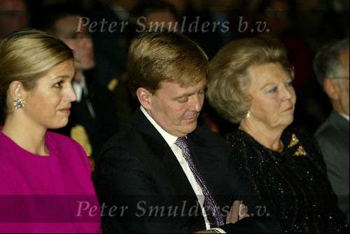 Den Haag 11 december 2002
Prins Willem Alexander Prinses Maxima en Koniongin Beatrix bij uitreiking van de Prins Claus prijzen