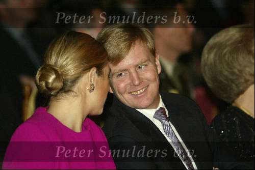 Den Haag 11 december 2002
Prins Willem Alexander Prinses Maxima en Koniongin Beatrix bij uitreiking van de Prins Claus prijzen