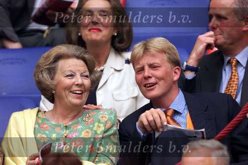 Amsterdam EK 2000
Prins Willem Alexander met Koningin Beatrix bij de wedstrijd Nederland-Yougoslavie