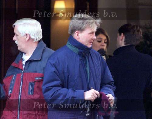 New York, 22 januari 2000
Prins Willem Alexander samen met Maxima na afloop van een diner samen met een beveiligingsbeambte
Rest. CIPRIANI Downtown