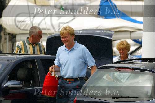 Porte Ercole 23 juli 2002
Prins Willem Alexander verlaat de Jumbo VI
Beveiliging