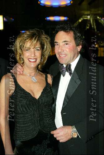 Amsterdam 10 december 2003
Miljonairsbeurs in de RAI Amsterdam.  
Ronnie Rosenboom met vrouw