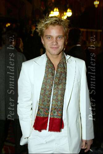 Amsterdam 15 december 2003
Premiere Lord of the Rings in Tuschinski.
sander Foppele met sigaret