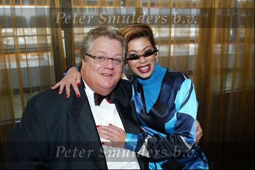 Scheveningen 15 december 2003
Brunch in het Holland casino in Scheveningen.
Tony Tetro met Lydiajane Deckers met sunblade