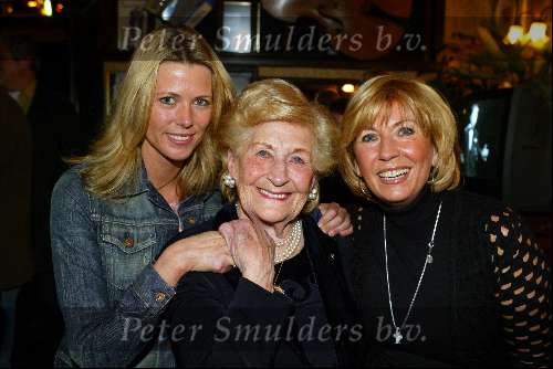 Amsterdam 1 december 2003
Presentatie DVD Willy Alberti in Amsterdam. 
Danielle van t Schip met Ria Alberti en Willeke Alberti