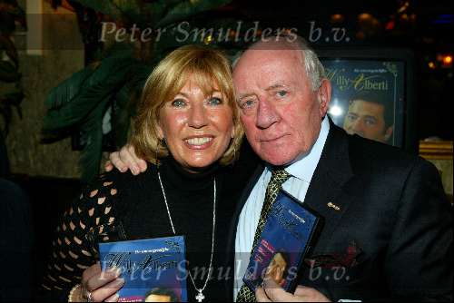 Amsterdam 1 december 2003
Presentatie DVD Willy Alberti in Amsterdam.
Willeke Alberti met Johnny Kraaykamp sr