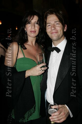 Amsterdam 13 december 2004
Premiere Floris in Tuschinski in Amsterdam.
Isa Hoes zwanger en Antonie Kamerling