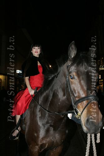 Amsterdam 13 december 2004
Premiere Floris in Tuschinski in Amsterdam.
Birgit Schuurman te paard
