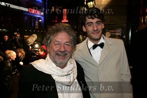 Amsterdam 13 december 2004
Premiere Floris in Tuschinski in Amsterdam.
Chiem v Houweninge sr en Chiem v Houweninge jr