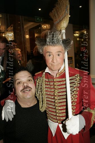Amsterdam 21 december 2004
Premiere Kertciruc in Carre.
circus Renz Clown