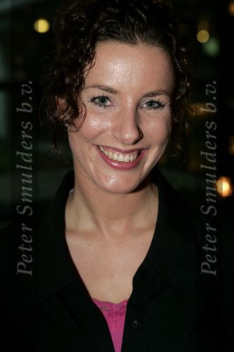 Hilversum 17 december 2004
Presentatie  van finalisten van het songfestival in hetTros gebouw.   
Cynthia Klaver